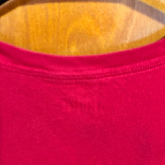 Hollister Embroidered Red Small t-shirt - Picture 11 of 15